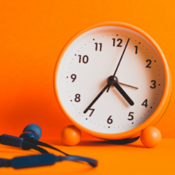Slider Uhr mit orangem Hintergrund